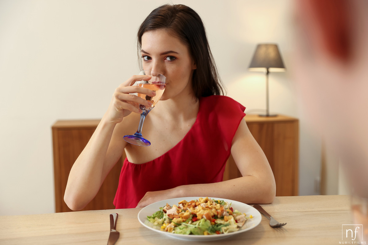Have A Taste - S38:E15 image 2