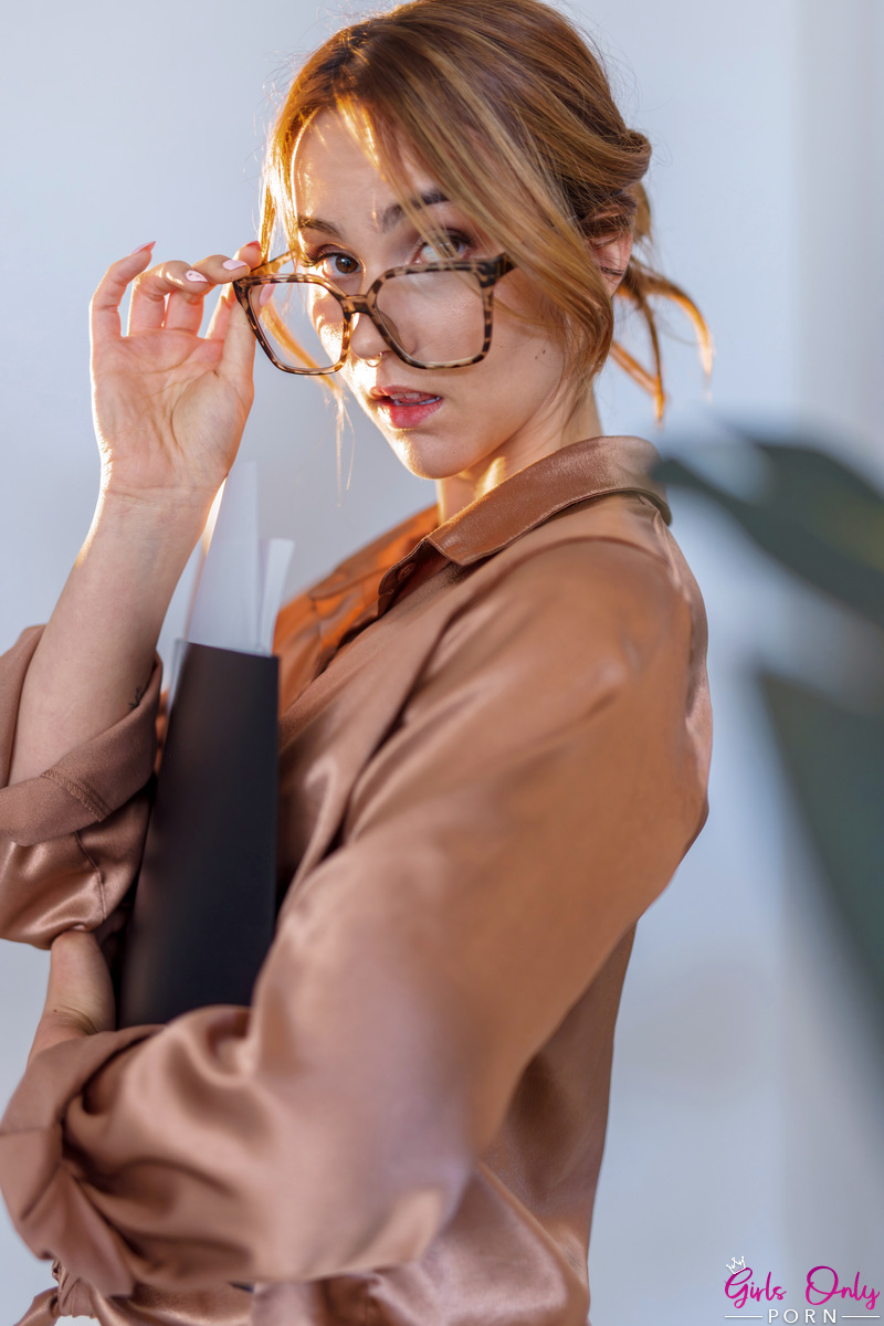 My Good Secretary - S13:E3 image 2