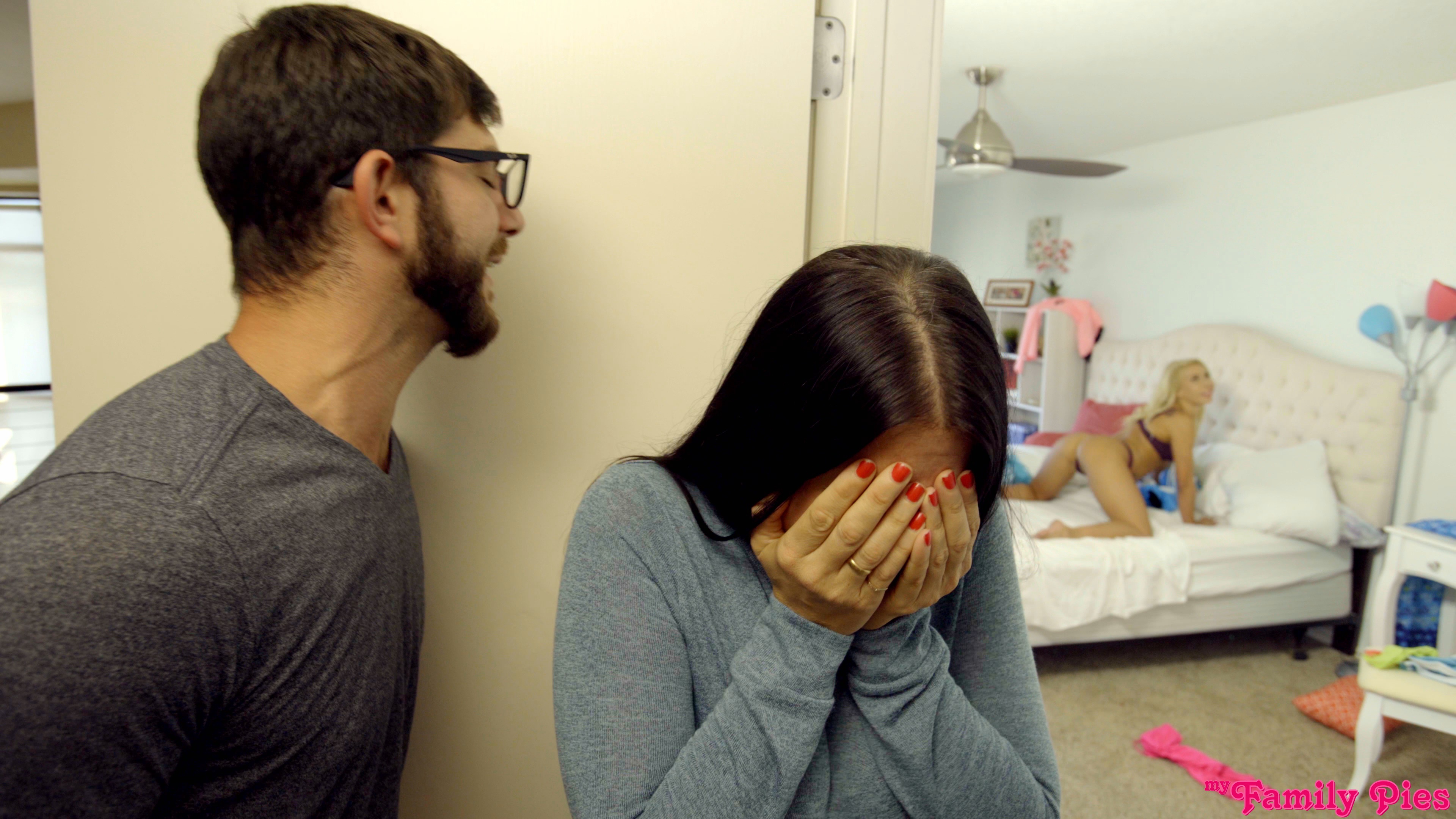 Ass Clap Addiction - S1:E5 image 3