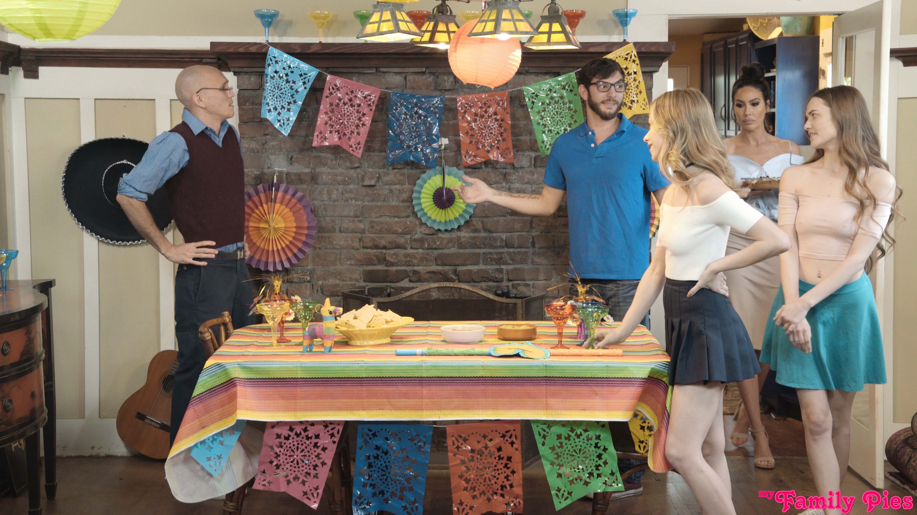 Cinco De Pie O - S2:E5 image 2