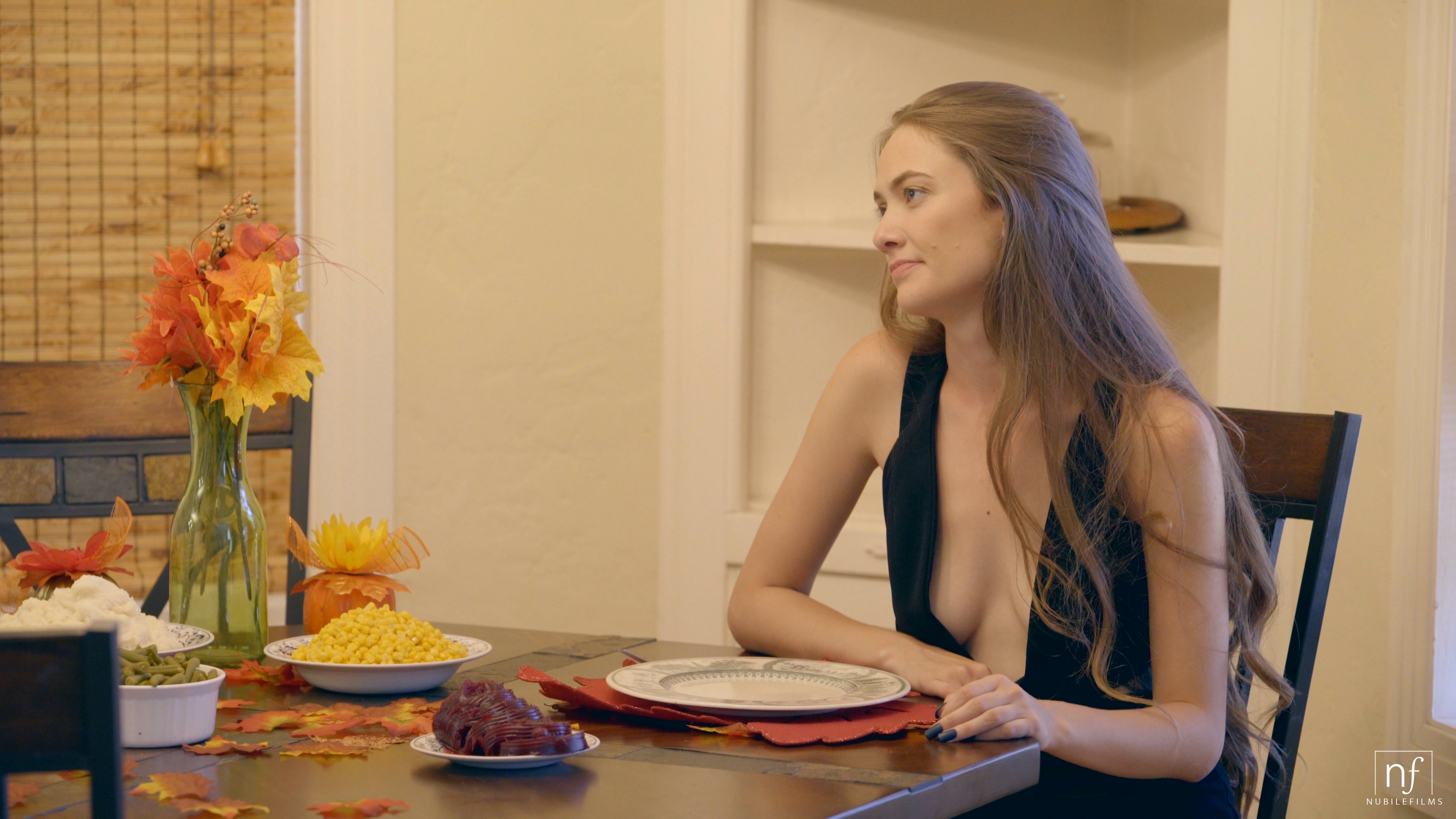 Giving Thanks - S29:E24 image 3
