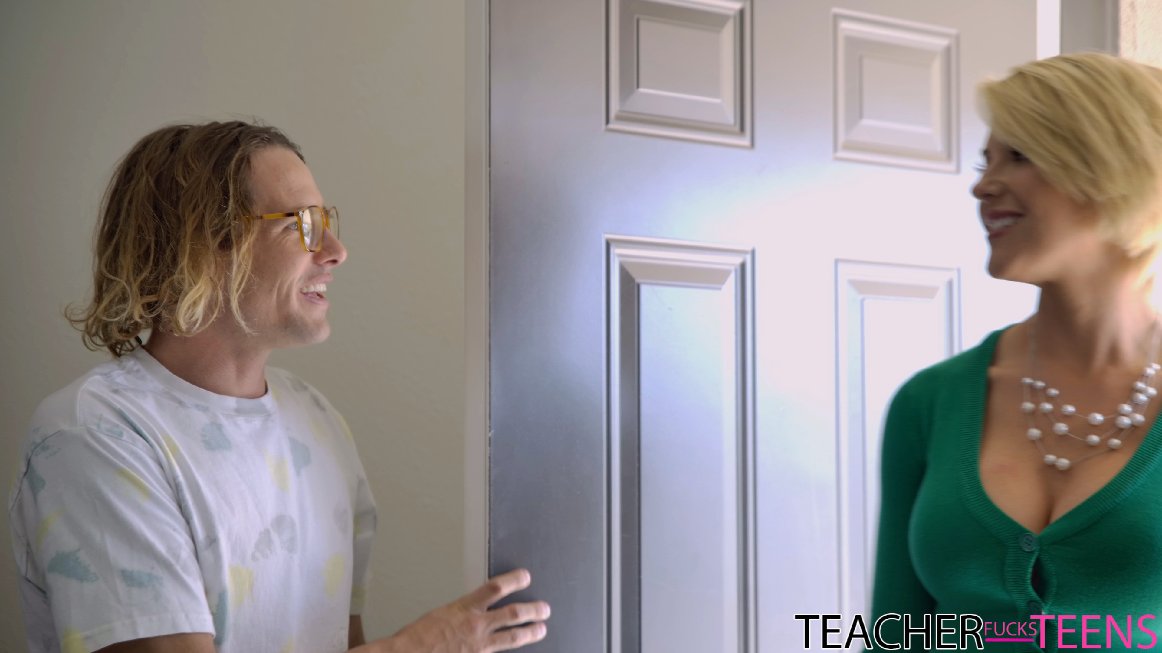 I Can See Teachers Naughty Bits In Class - S4:E8 image 1