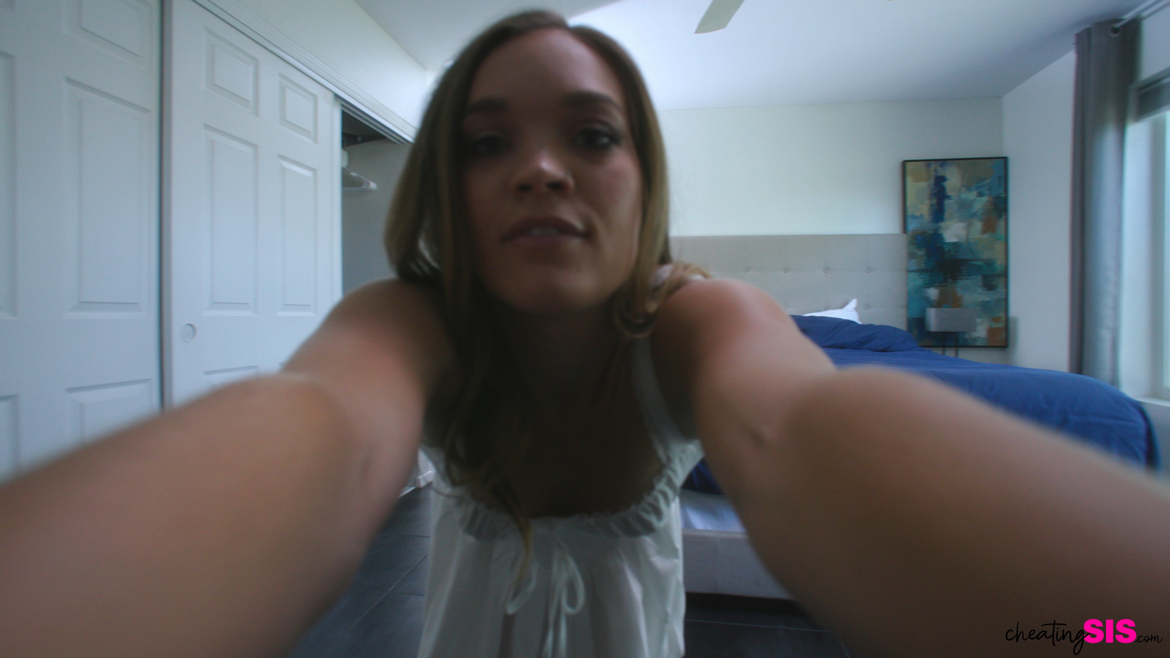 I Want My Stepbrother To Watch - S1:E7 image 2