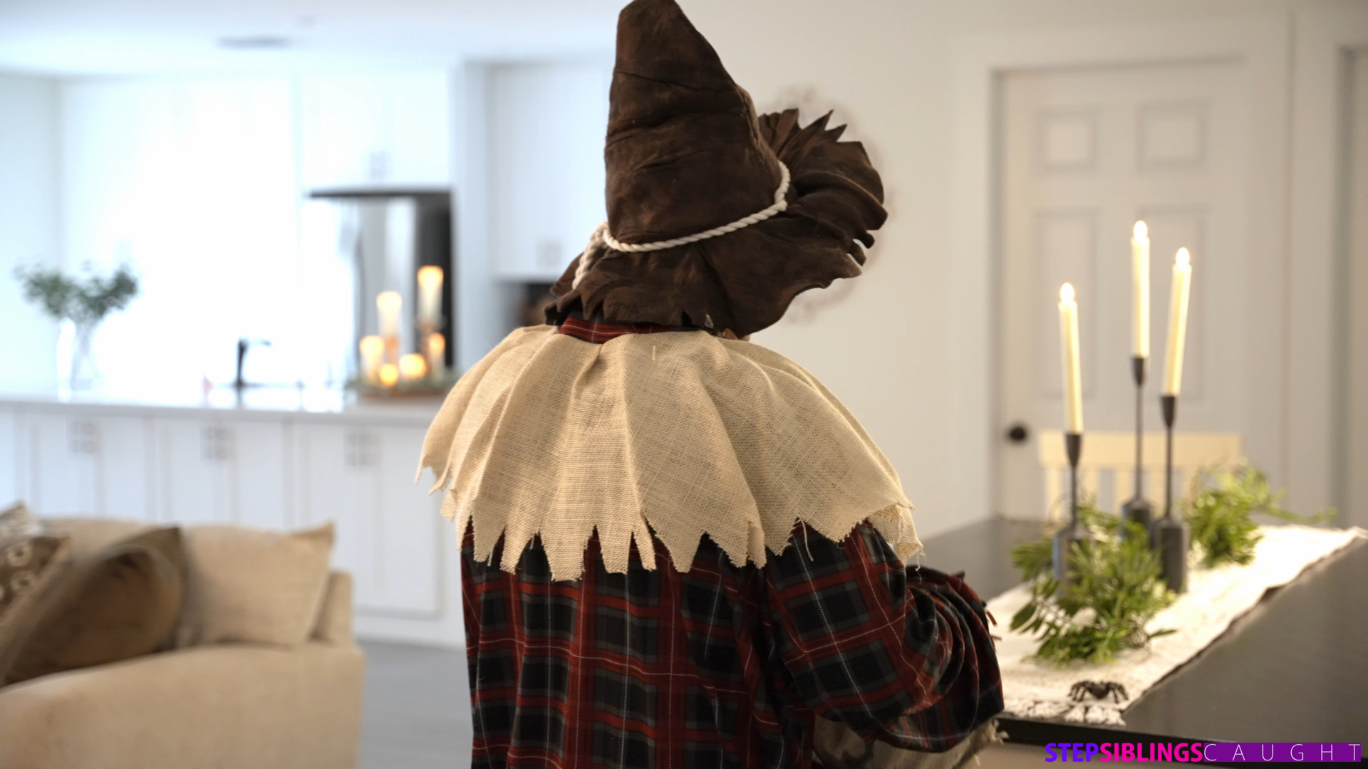 Is This A Treat Or A Trick - S24:E6 image 8