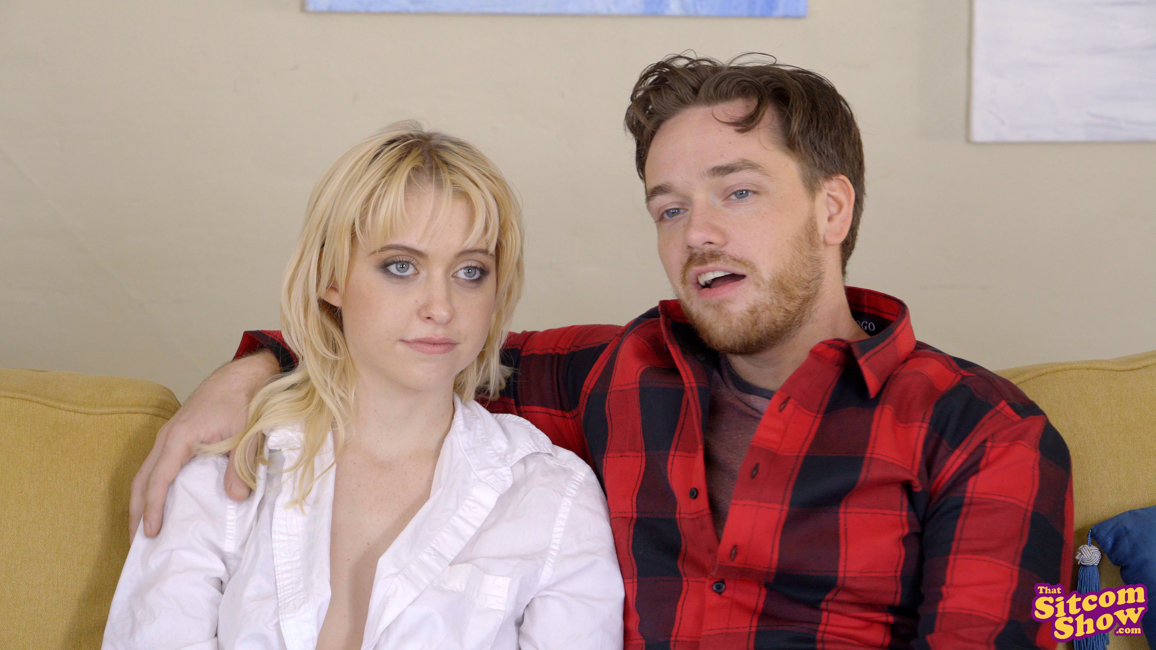 Married With Issues Love And Bananas - S3:E3 image 4