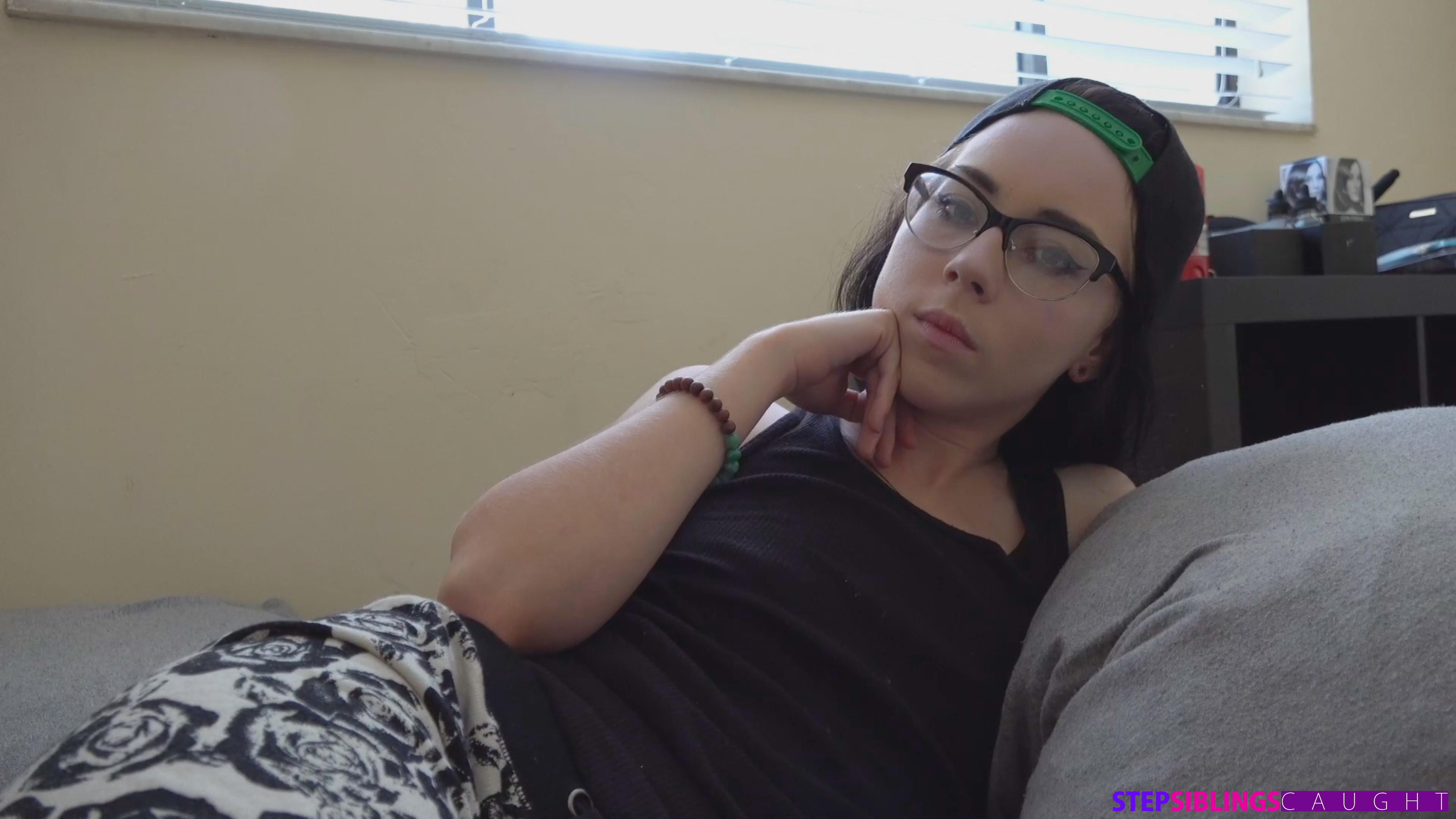 Mutual Attraction - S9:E10 image 2