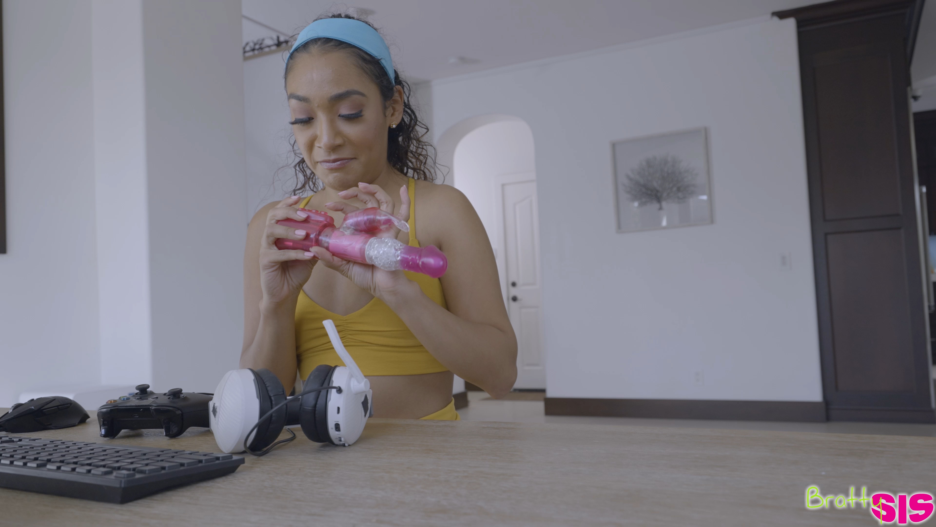 My Step Sis Is A Gamer Girl - S18:E10 image 5