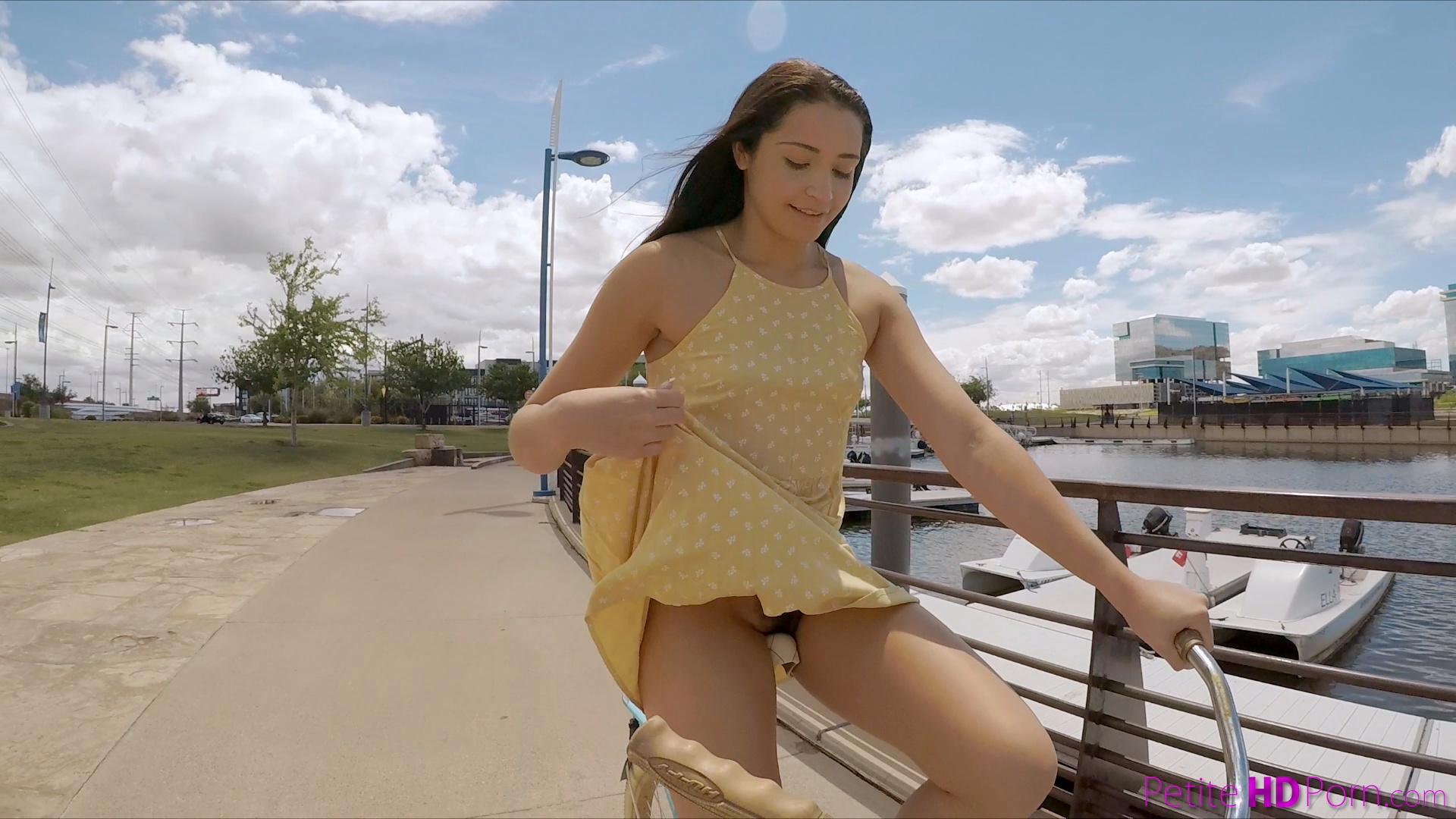 Pussy Peddler - S15:E5 image 3