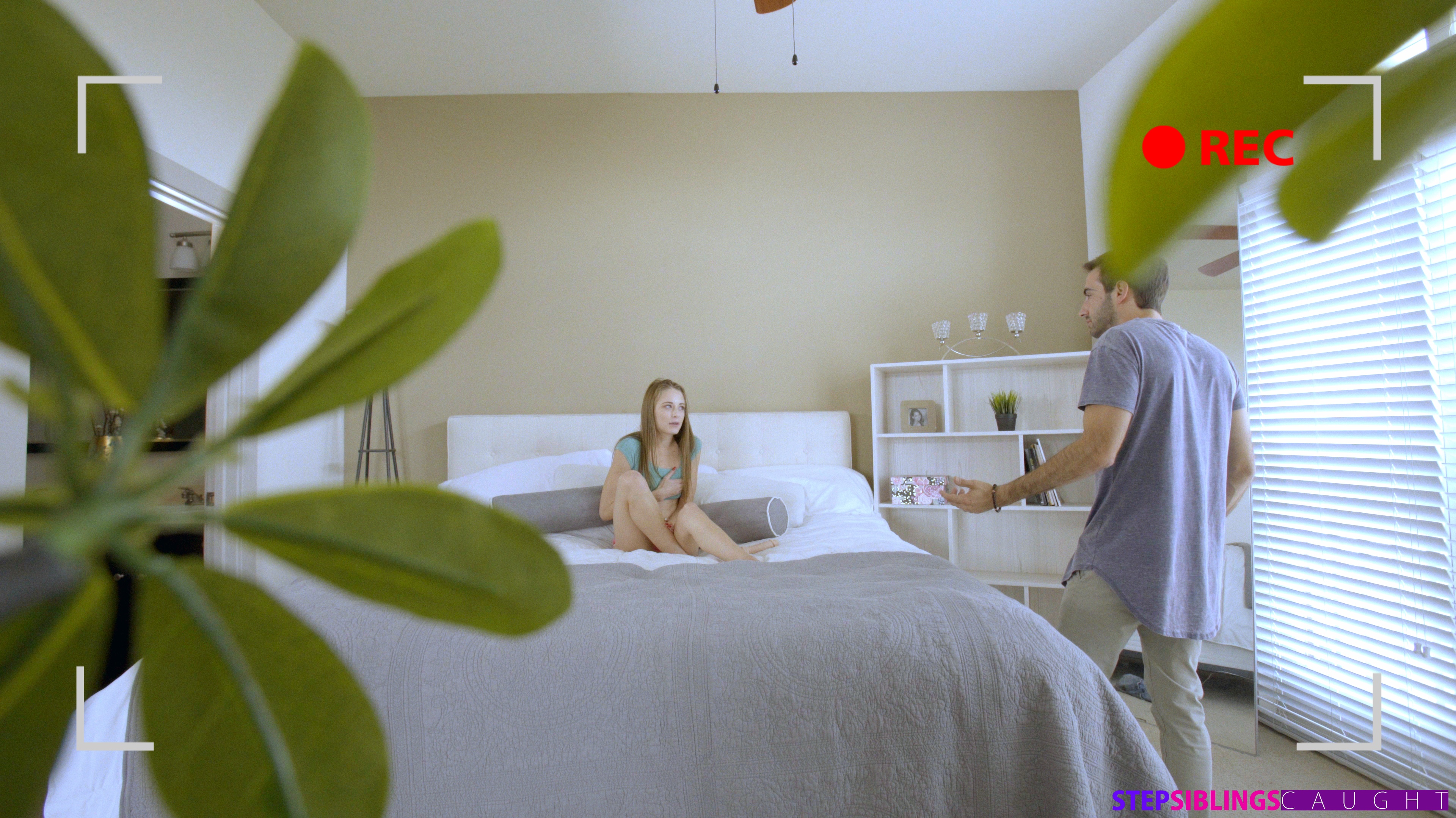 Sister Caught On Camera - S10:E1 image 6