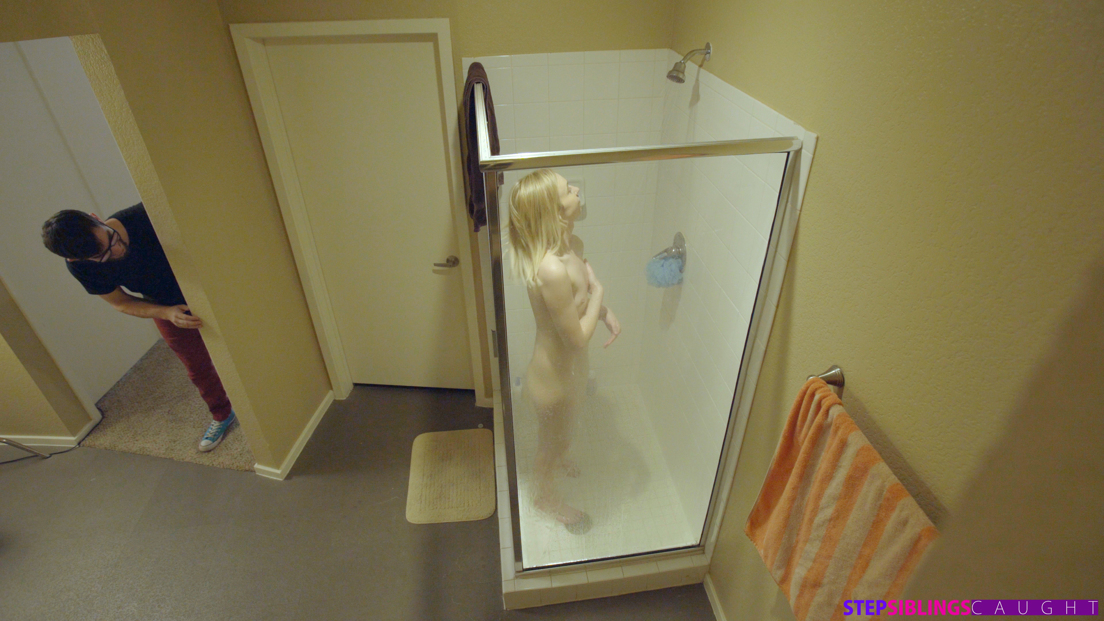 Step Sibling Prank War - S7:E2 image 3