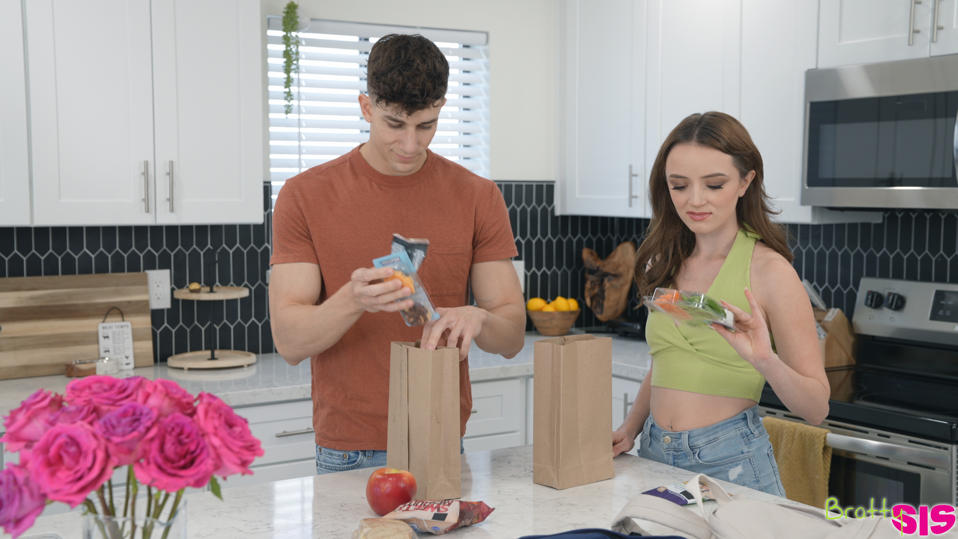 Stepbrothers Bully - S32:E8 image 1