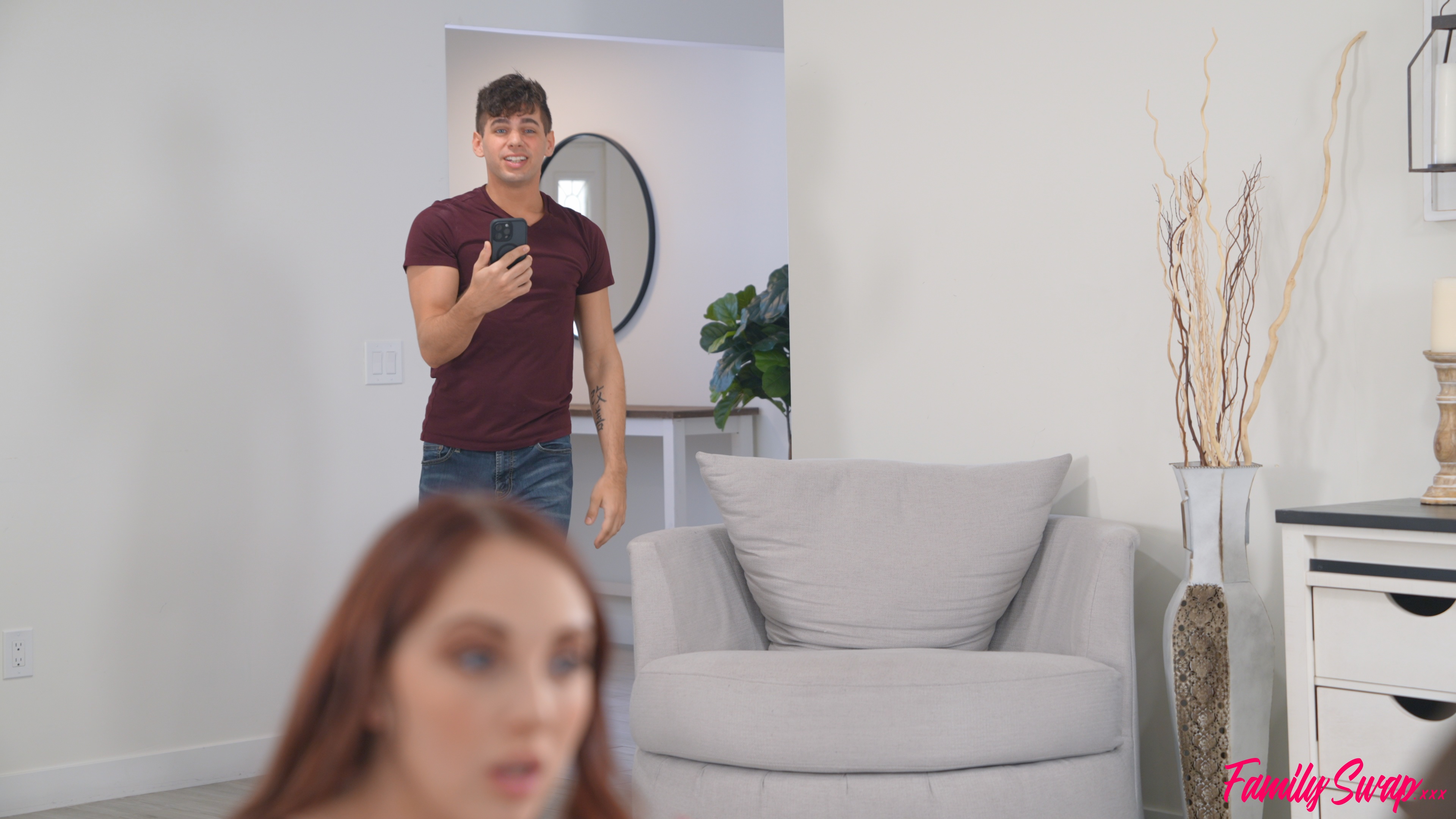 Swapmoms April Fools Prank Has Everyone Cumming - S8:E10 image 8