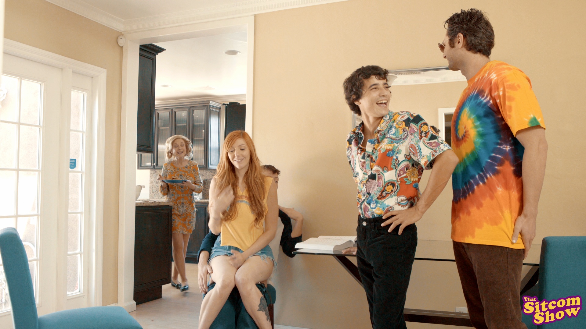 That 70s Ho Cookies And Cream - S1:E7 image 10