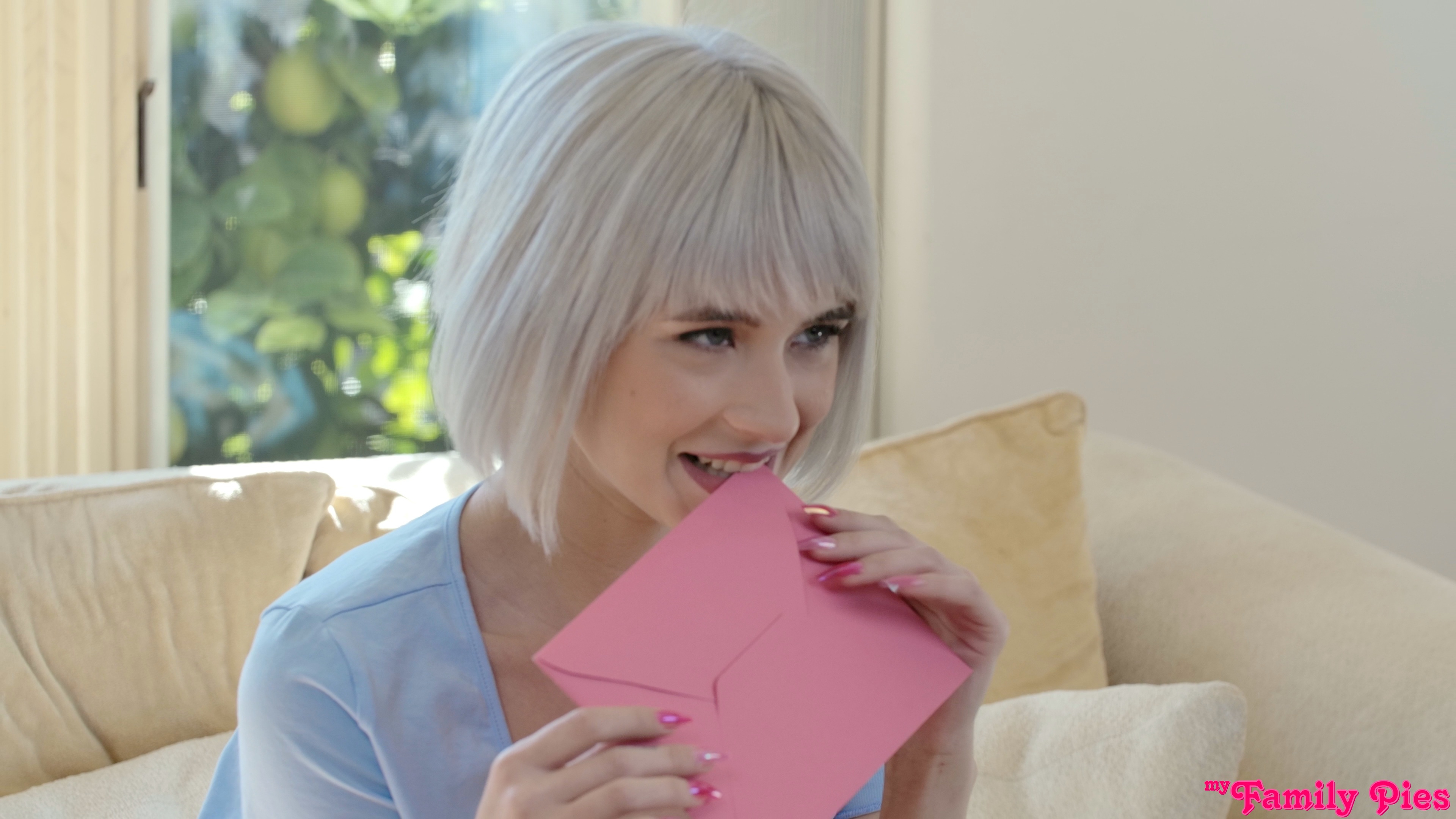 Valentines Day Dick In A Bag - S17:E5 image 2